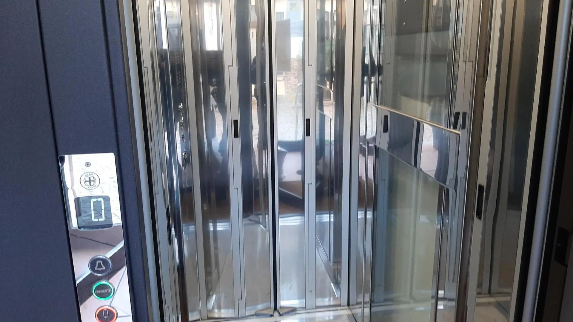Sweet Smart Easy Apartment Porta Romana City Center 밀라노 0*,  이탈리아